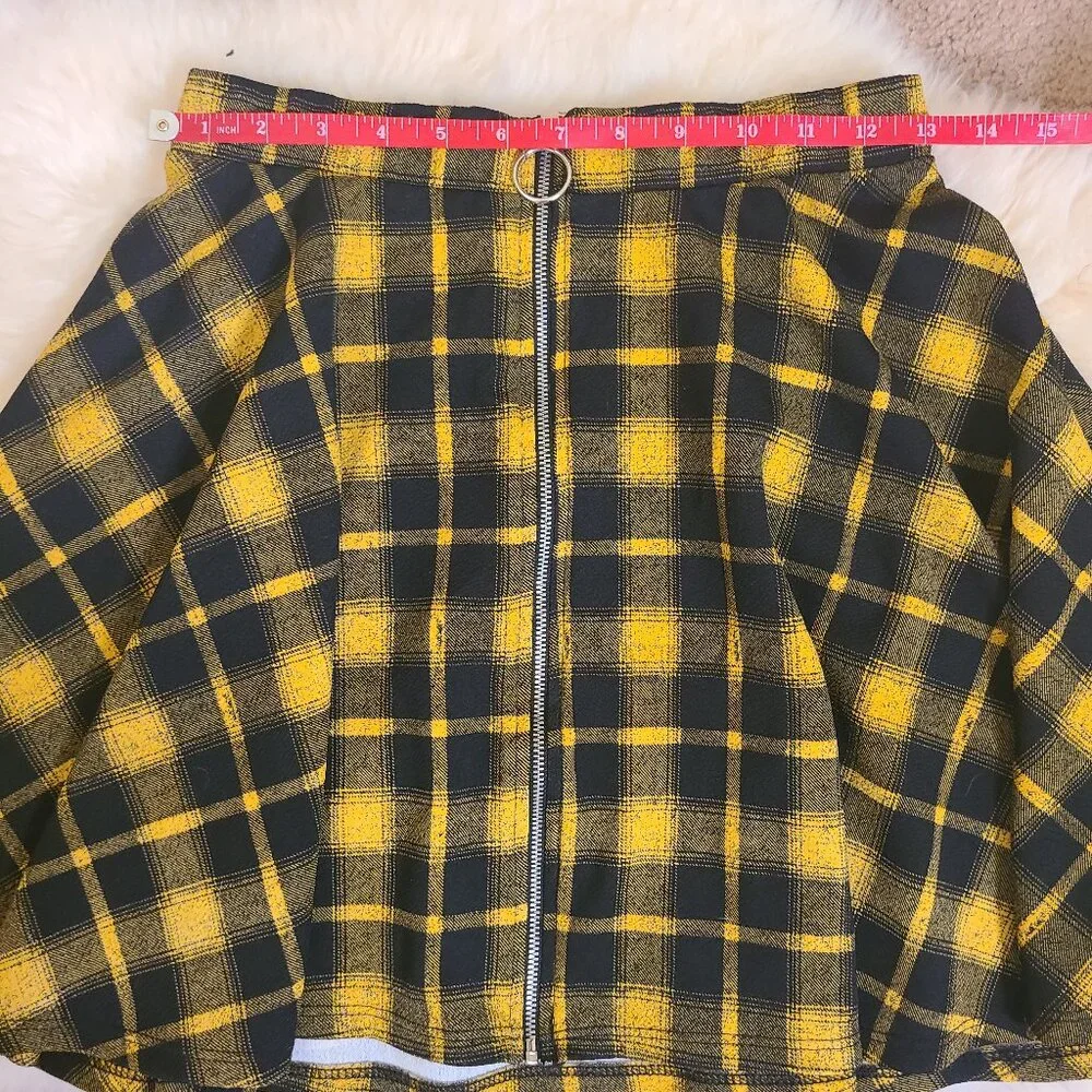 Midnight Hour Yellow & Black Plaid O-Ring Skater Skirt - Picture 5 of 6